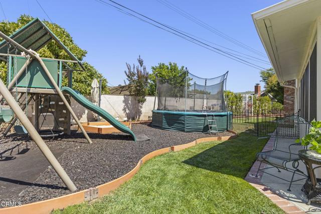 122 Taft Avenue, Ventura CA: https://media.crmls.org/mediaz/625fce87-6478-4352-8e64-619d206fe1d8.jpg