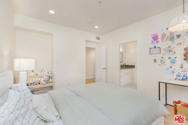 11963 Mayfield Avenue, Los Angeles CA: https://media.crmls.org/mediaz/62600c8f-ed07-4065-868c-a5fa8cfa9d6a.jpg