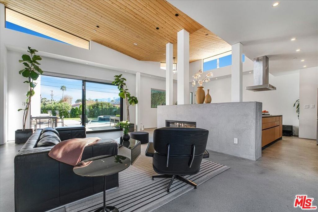 MLS #25516781 img 10