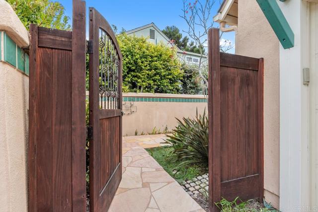 Detail Gallery Image 13 of 45 For 4459 Dorchester Pl, Carlsbad,  CA 92010 - 3 Beds | 2 Baths