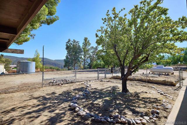6185 Alpine Blvd, Alpine CA: https://media.crmls.org/mediaz/626360b1-27e3-4c80-82a5-dc31afb05270.jpg