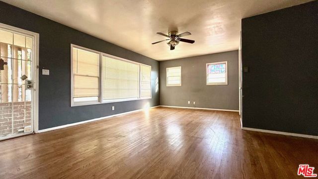 1425 W Marcella Court, Ontario CA: https://media.crmls.org/mediaz/626384cf-ef6c-45cb-96da-c57ad571fba9.jpg