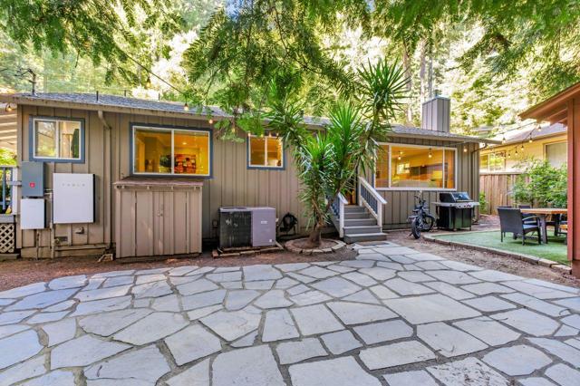 165 Saint Francis Drive, Boulder Creek CA: https://media.crmls.org/mediaz/6263a2d5-a471-477d-9a3d-a1fa98000d1a.jpg