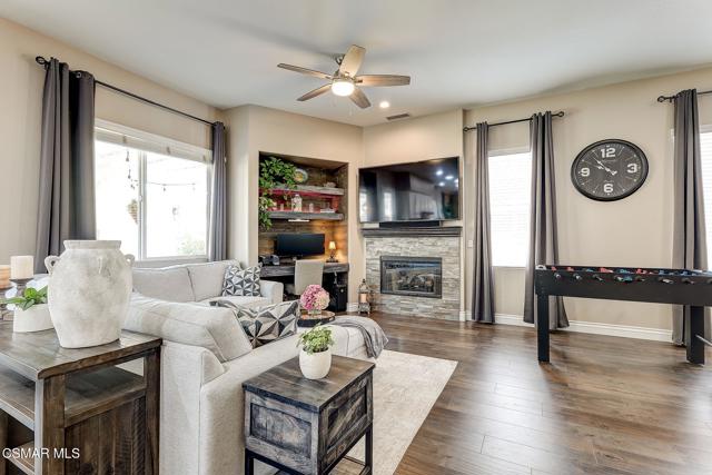28097 Promontory Lane, Valencia CA: https://media.crmls.org/mediaz/626457a4-50df-40b5-802d-276e27b5374d.jpg