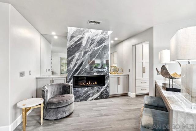 12 Mardi Gras Rd, Coronado CA: https://media.crmls.org/mediaz/62654314-e408-49e2-a3ae-9cc258da7fc8.jpg
