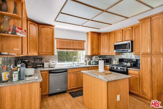 23234 Valerio Street, West Hills CA: https://media.crmls.org/mediaz/62657c09-6de3-43d5-b511-6ccdd6681532.jpg