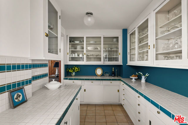 3162 2nd Avenue, San Diego CA: https://media.crmls.org/mediaz/6265bd0b-107b-4c62-abc2-b5d3a5b73f4c.jpg