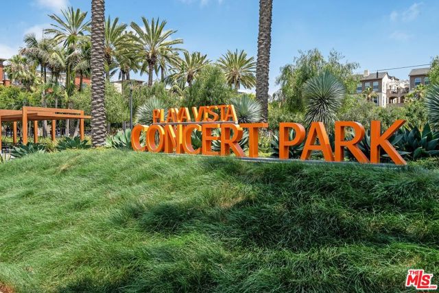 13200 Pacific Promenade, Playa Vista CA: https://media.crmls.org/mediaz/6265db4f-d0e7-4c41-a303-224e31c0e784.jpg