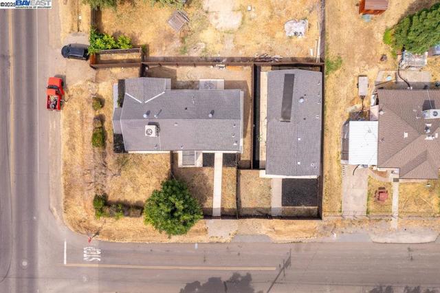4733 E Washington St, Stockton CA: https://media.crmls.org/mediaz/62662d67-0aff-4ee7-aaff-79edb4b5dd04.jpg
