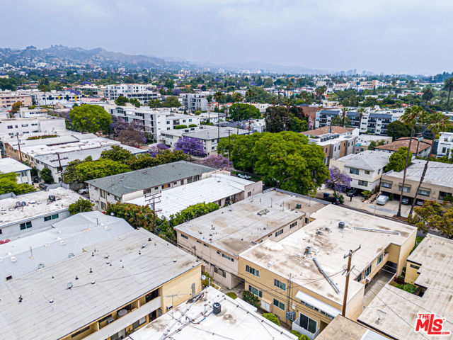 553 N Flores Street, West Hollywood CA: https://media.crmls.org/mediaz/62665221-222d-4059-ae38-cd3712115513.jpg