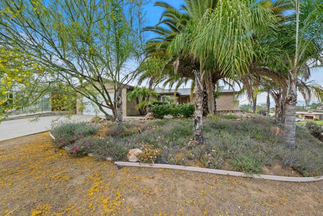 8080 Poplin Dr, Santee CA: https://media.crmls.org/mediaz/626690fd-08bb-41ea-bf56-262d41bb70aa.jpg