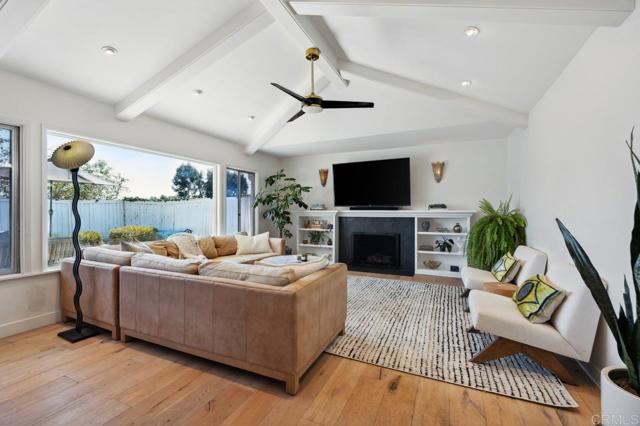 5171 College Gardens Court, San Diego CA: https://media.crmls.org/mediaz/62672e55-37d0-432a-888c-eb0acf669935.jpg