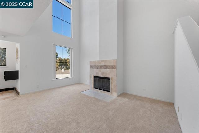 219 Sea Crest Cir, Vallejo CA: https://media.crmls.org/mediaz/626741d7-1b3a-43f9-a694-6a407590cb7c.jpg