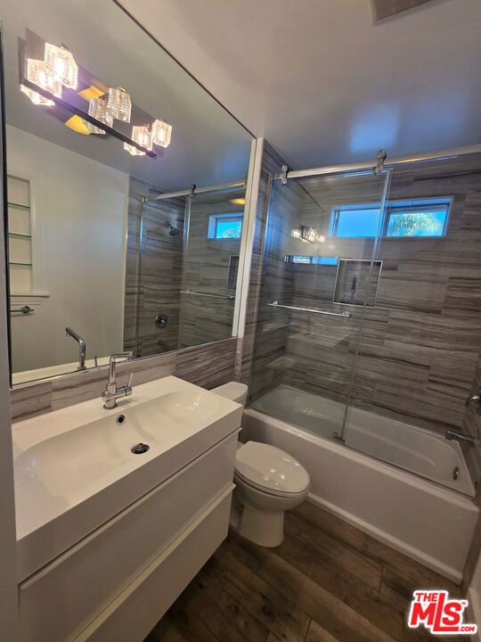 1029 Pleasantview Avenue, Venice CA: https://media.crmls.org/mediaz/62676dd3-9559-43c3-b1b6-1c5ac6e584ce.jpg