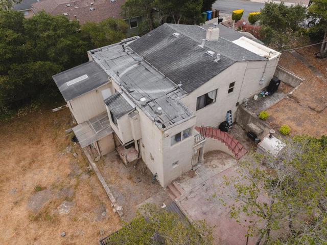 1034 Hellam Street, Monterey CA: https://media.crmls.org/mediaz/6267a7a2-ac0e-45f4-a908-2d69bc0e7cb8.jpg