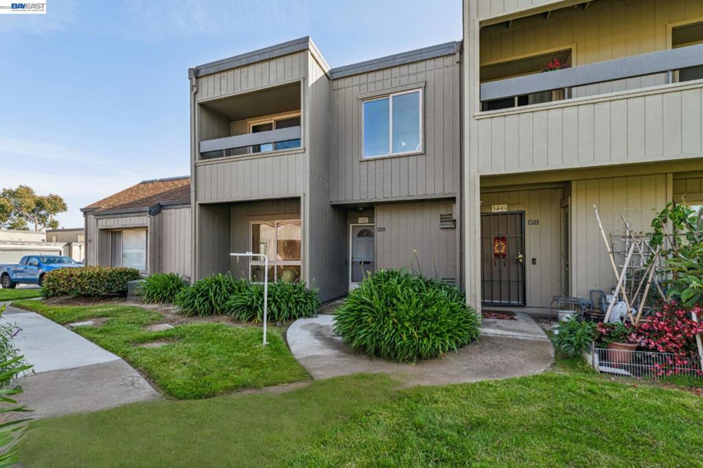 3447 Capella Ln