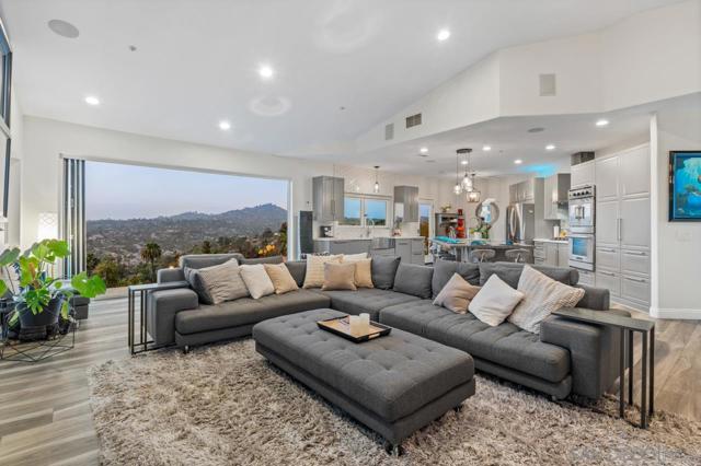 9420 Crest Drive, Spring Valley CA: https://media.crmls.org/mediaz/626879d8-abc8-4340-af30-d9d3df98994a.jpg
