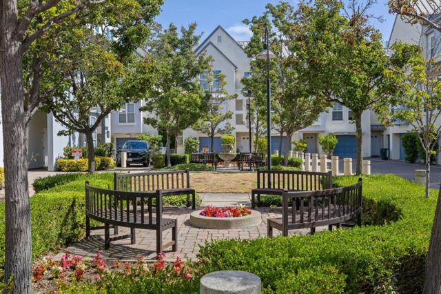 206 Village Lane, Foster City CA: https://media.crmls.org/mediaz/62687b07-6e43-4afe-8675-cc30e6210bb9.jpg