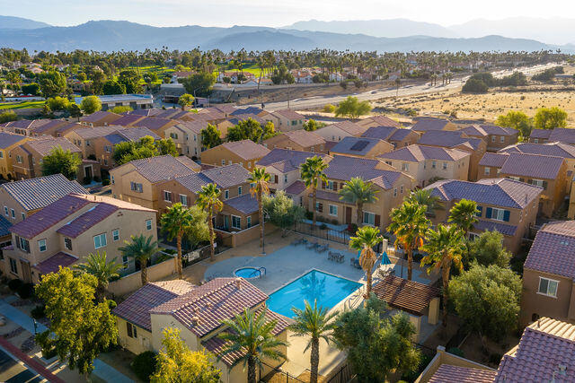 551 Via De La Paz, Palm Desert CA: https://media.crmls.org/mediaz/6268a3ea-fe46-4b42-ae69-4b98671347a5.jpg