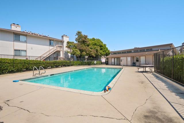 25163 Copa Del Oro Drive, Hayward CA: https://media.crmls.org/mediaz/6268a4e0-b90e-4f56-8aa3-121ac681d0bb.jpg