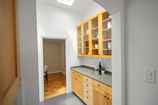 154 Stanyan Street, San Francisco CA: https://media.crmls.org/mediaz/62697501-4272-4987-8e6c-8cf8e3b22984.jpg