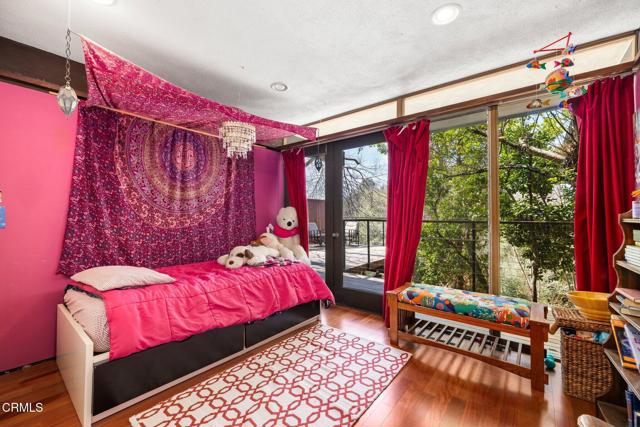 4639 El Camino Corto, La Canada Flintridge CA: https://media.crmls.org/mediaz/626a583d-e305-4846-b28e-b496df7c9bca.jpg