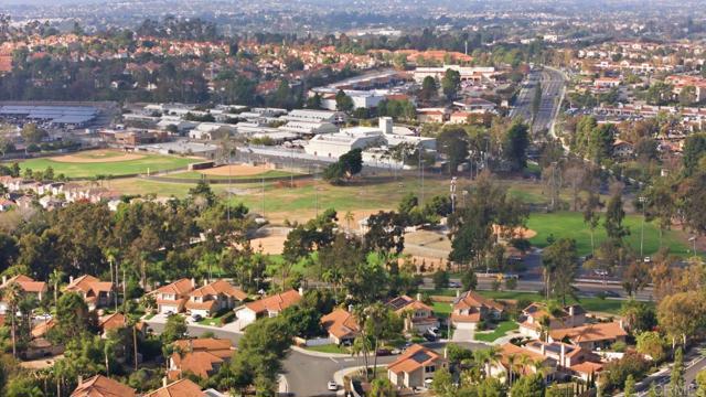 Detail Gallery Image 42 of 44 For 1959 Oxford Ct, Vista,  CA 92081 - 3 Beds | 2/1 Baths