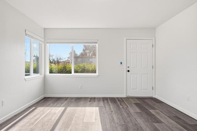 7876 Bancroft Avenue, Oakland CA: https://media.crmls.org/mediaz/626ac040-f102-4941-82b6-973b781a9bc2.jpg