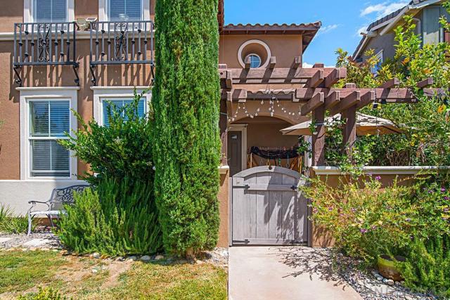 15701 Concord Ridge Ter, San Diego CA: https://media.crmls.org/mediaz/626b3b05-f13f-4e84-8c76-82e8fdff5478.jpg