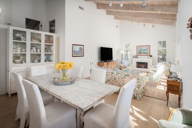 15807 Puerta Del Sol, Rancho Santa Fe CA: https://media.crmls.org/mediaz/626b4dec-536a-4ce0-a063-e2d205dac1fa.jpg