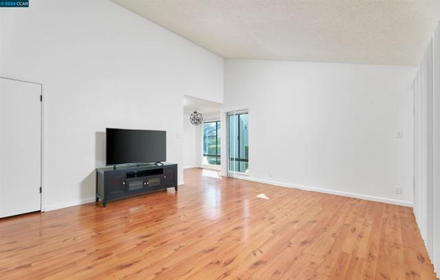 Image 4 of 23 For 1215 Kenwal Rd  D