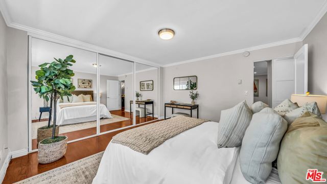 1130 9th Street, Santa Monica CA: https://media.crmls.org/mediaz/626d8f1b-192e-4a71-9581-77cdd050394a.jpg