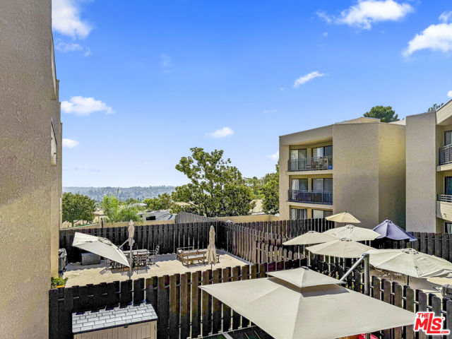 4589 Via Marisol, Los Angeles CA: https://media.crmls.org/mediaz/626e4950-c0bf-4fa2-be6a-eca1319ff60a.jpg