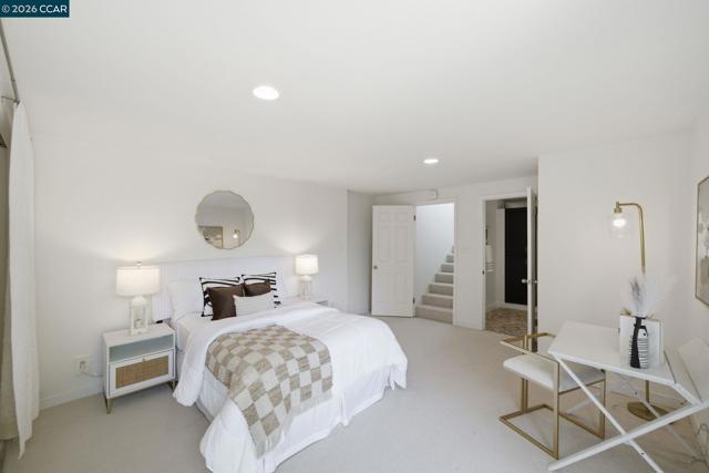 102 Hillcrest Dr, Orinda CA: https://media.crmls.org/mediaz/626e50cc-c450-4ad0-97f0-66c23bf87ad7.jpg