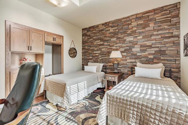 44737 Sun Valley Drive, King City CA: https://media.crmls.org/mediaz/626e8e5c-714d-4712-909b-019b004885e5.jpg