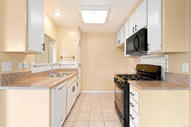 3442 Thunder Drive, Oceanside CA: https://media.crmls.org/mediaz/626e9166-f378-41b4-9511-283213610bde.jpg