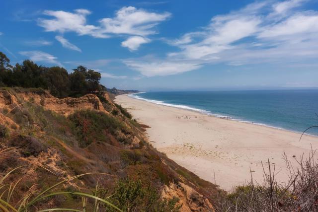 302 Seascape Resort Drive, Aptos CA: https://media.crmls.org/mediaz/626eadb8-0621-42a9-9b22-08ced2ffc2c2.jpg