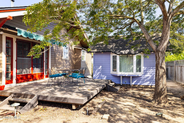 13721 Telegraph Road, Santa Paula CA: https://media.crmls.org/mediaz/626f176a-42da-40db-be38-4c230335d05b.jpg