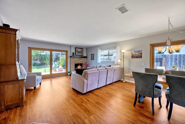 13144 Avenida Grande, San Diego CA: https://media.crmls.org/mediaz/626f5b87-9bcd-4c7a-8f6d-67b7dffdb569.jpg