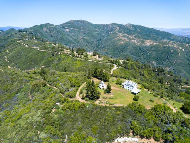 110 Silverline Road, Los Gatos CA: https://media.crmls.org/mediaz/626fbcfe-a301-4714-8fc0-d83fbb12868f.jpg