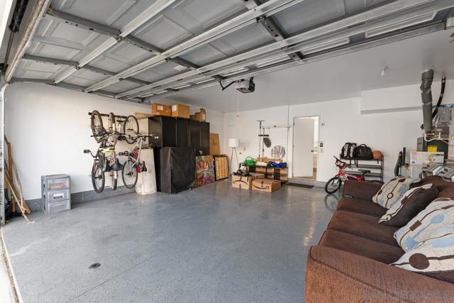 10496 Rancho Carmel dr, San Diego CA: https://media.crmls.org/mediaz/62707ebf-f242-42cc-acb0-954f1a9aff44.jpg