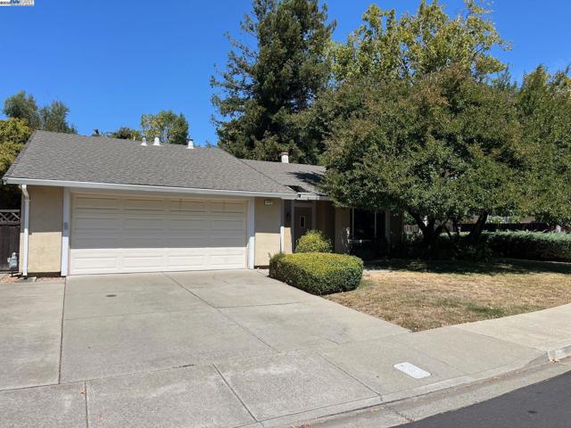 4205 Mairmont Dr, Pleasanton CA: https://media.crmls.org/mediaz/6270d3f1-930c-4ca3-b6c9-9e55c3ebb8d2.jpg