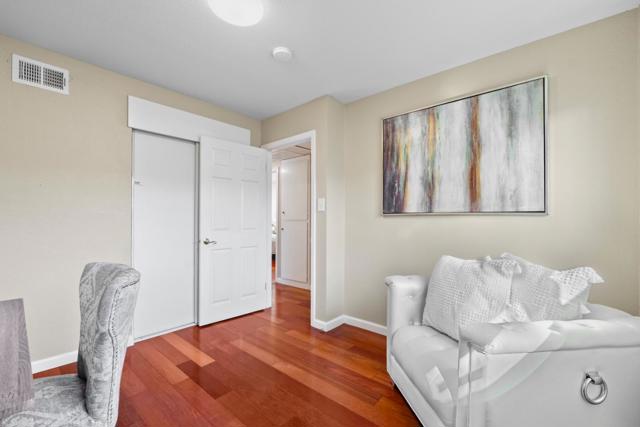 Image 17 of 49 For 41532 Trenouth Street