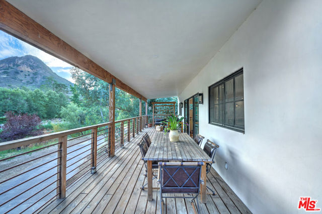 2310 Laguna Circle Drive, Agoura Hills CA: https://media.crmls.org/mediaz/6271015d-1a74-49cc-8408-38eb15449b22.jpg