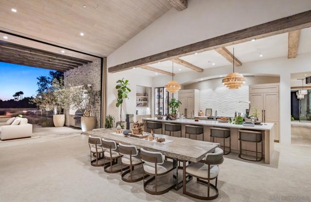 14783 Roxbury Terr., Rancho Santa Fe CA: https://media.crmls.org/mediaz/62711743-af06-47af-bf5d-4020254c491a.jpg