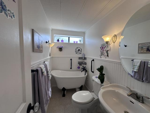 18801 Roberts Rd., Desert Hot Springs CA: https://media.crmls.org/mediaz/6271e911-4dcc-416a-99e5-873bacf01294.jpg
