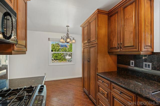 6289 Lake Arago Ave, San Diego CA: https://media.crmls.org/mediaz/62723815-deea-4f71-bf52-e031d39beb33.jpg