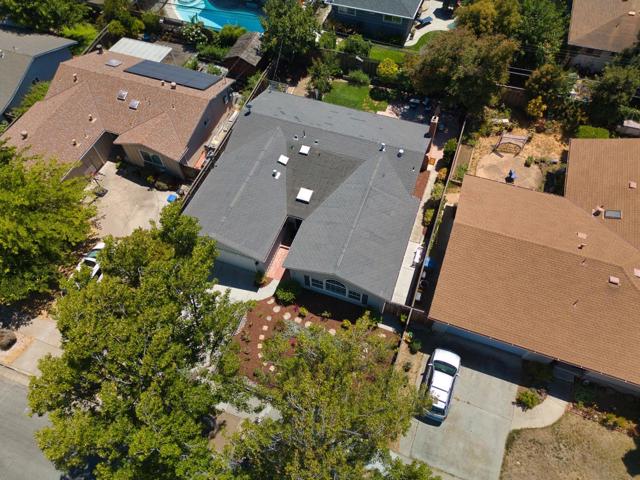 1828 Lencar Way, San Jose CA: https://media.crmls.org/mediaz/62729bea-587f-4a7d-8fe6-aa74747b8774.jpg