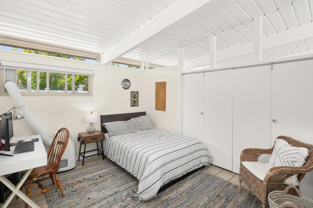 435 Country Club Ln, Coronado CA: https://media.crmls.org/mediaz/6273238f-f7ba-40c3-a785-ef13a05d3000.jpg