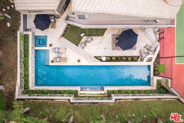 17765 Camino De Yatasto, Pacific Palisades CA: https://media.crmls.org/mediaz/62733d99-257b-46d7-bae2-cae730a7e26d.jpg